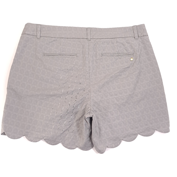 Crown & Ivy Shelby Women's Shorts Scalloped Hem Gray Textured Stretch - Sz 16W - Picture 3 of 9